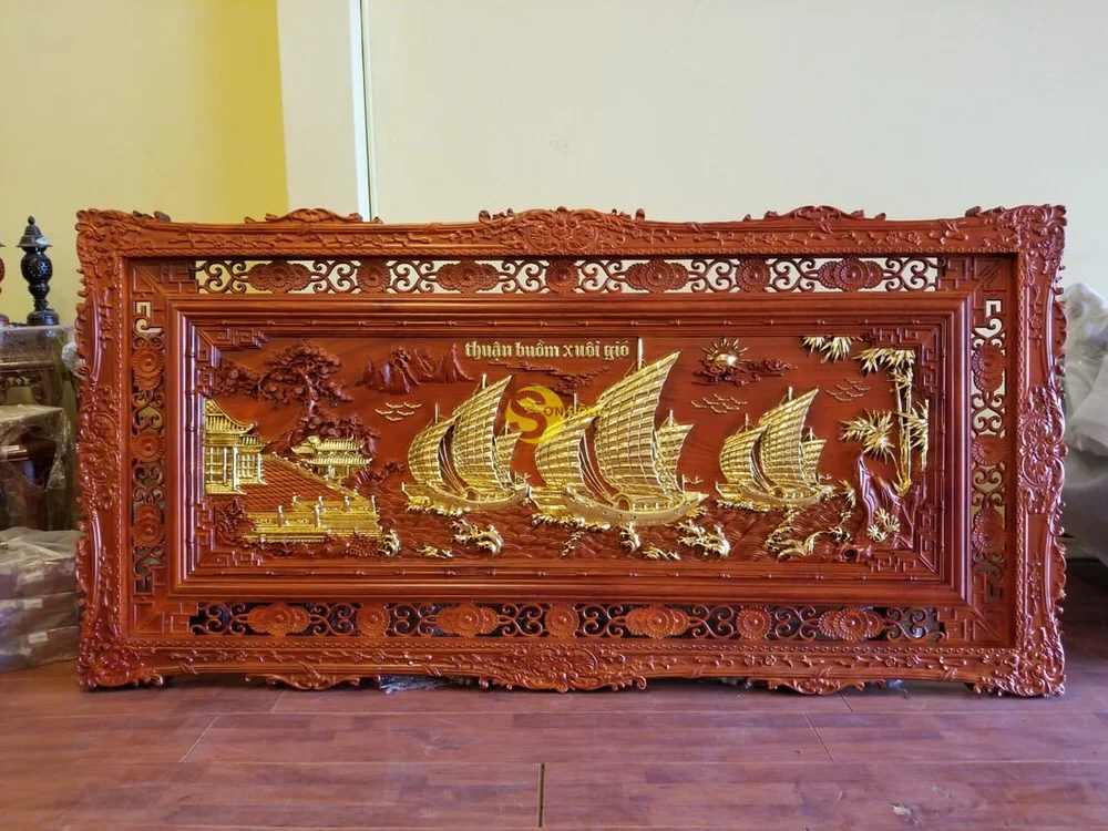 Tranh thuận buồm xuôi gió bằng gỗ đục chạm thủ công sang trọng
