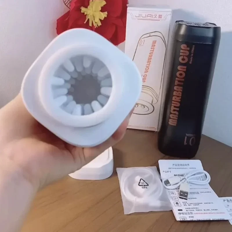 Cốc tự sướng nam giới với thiết kế hiện đại và phụ kiện đi kèm