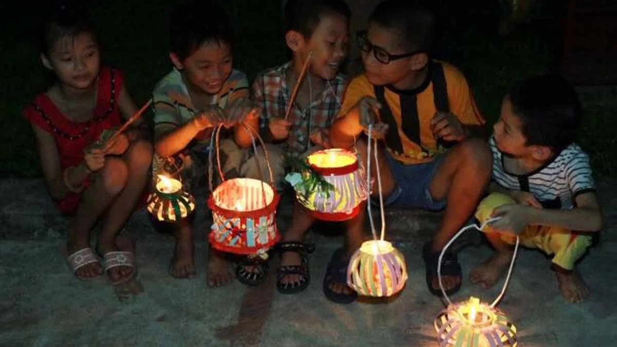 Ảnh thiếu nhi chơi đèn ngày tết Trung Thu
