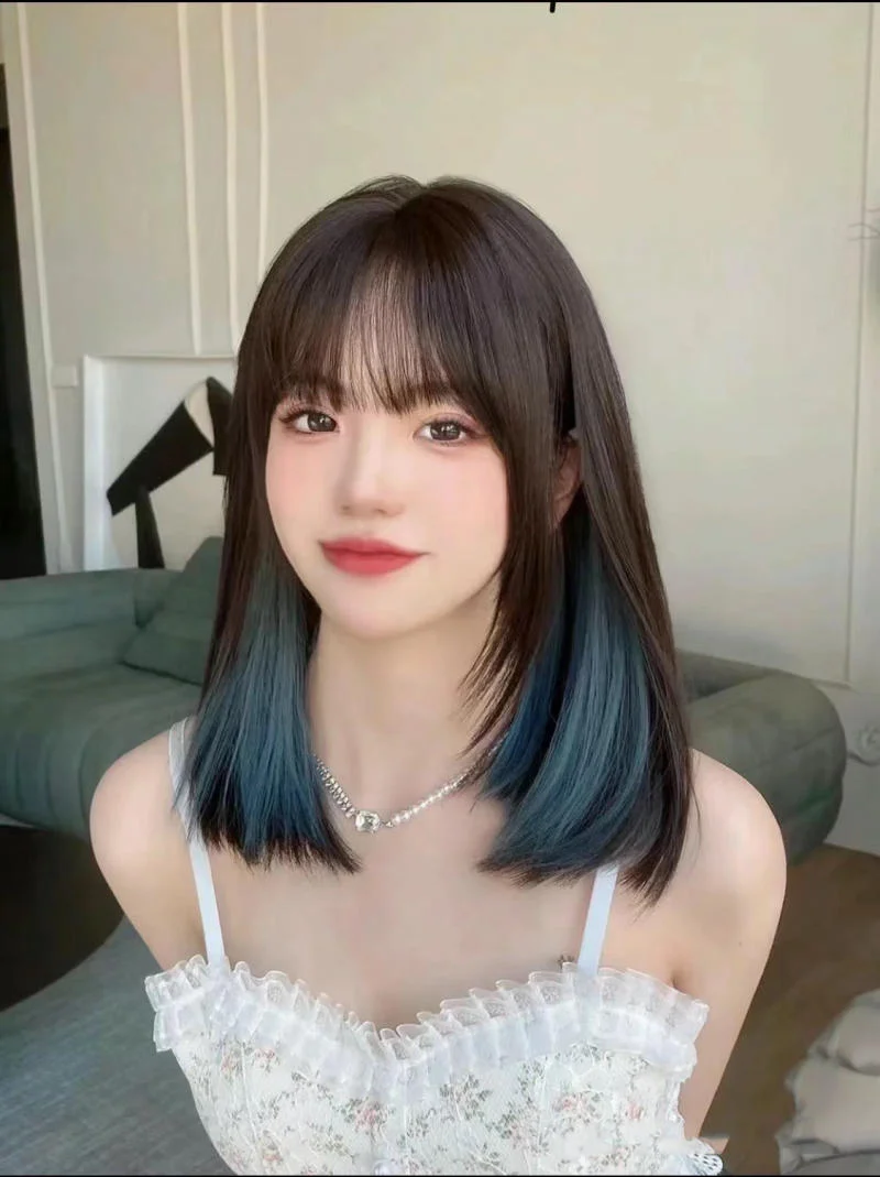Tóc ngang bầu phối highlight xanh