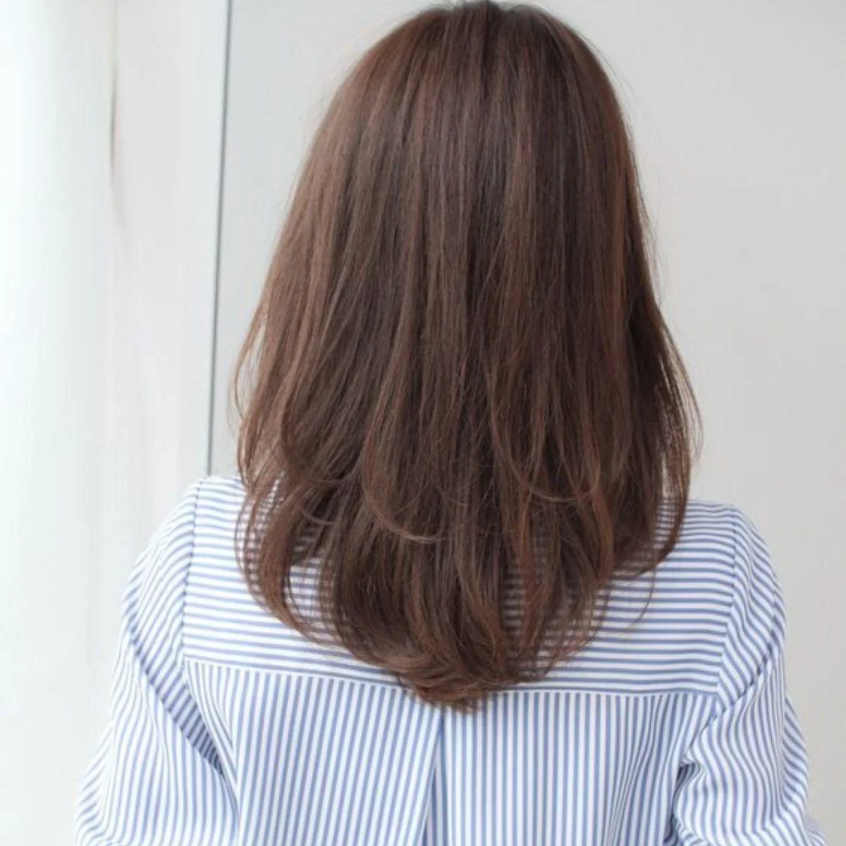 Mẫu tóc ngang bầu cắt tỉa đuôi