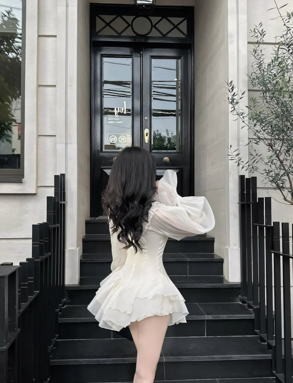 50+ Ảnh Gái Xinh Mặc Váy Trắng (Ngắn) Che Mặt, Sexy Trước Gương (2)