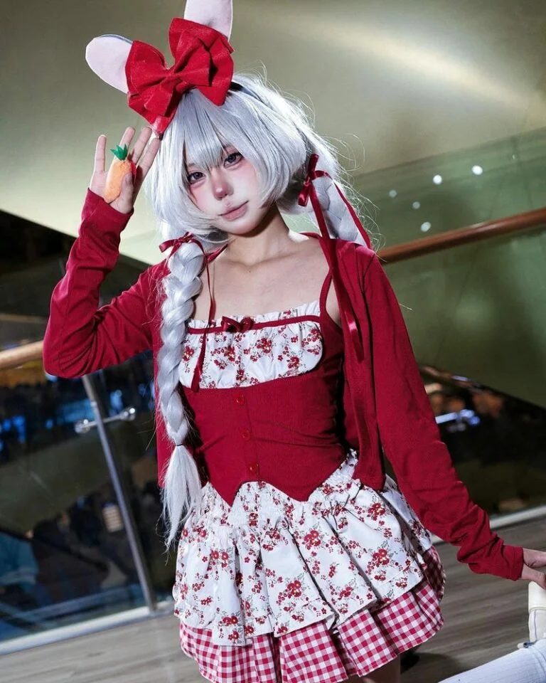 Cosplay anime nữ phong cách thỏ trắng đáng yêu