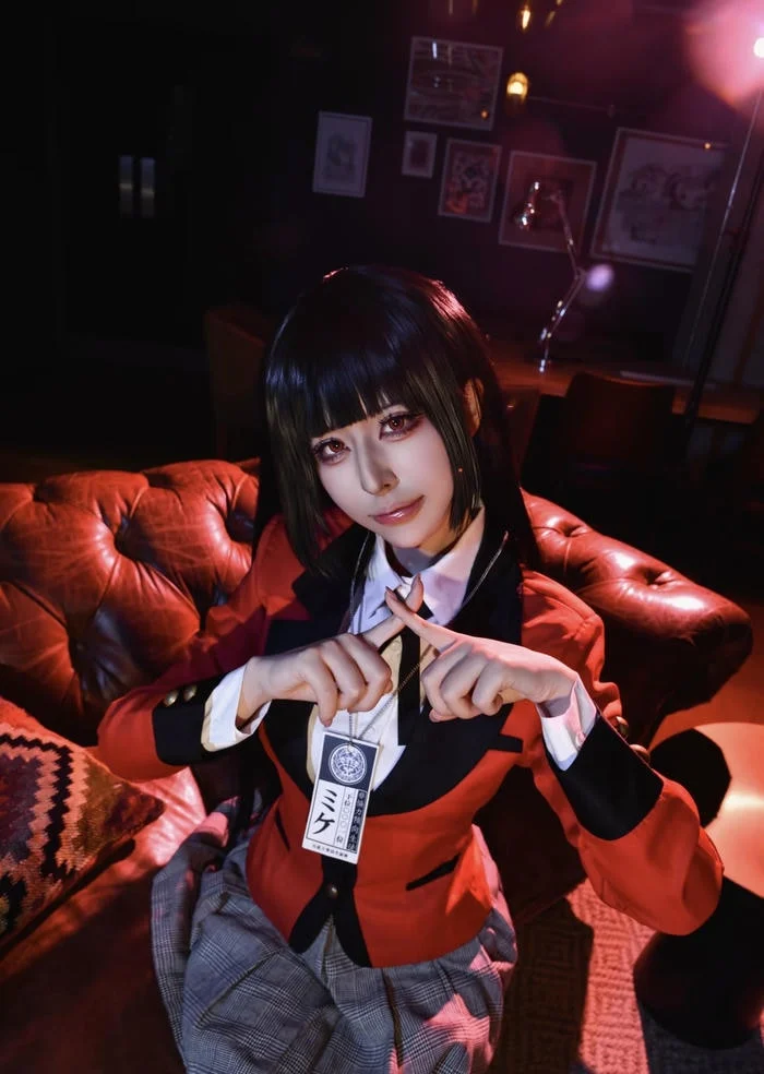 Cosplay anime nữ Yumeko Jabami trong Kakegurui
