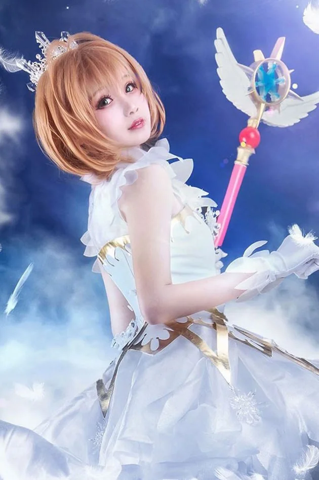 Cosplay anime nữ Sakura Kinomoto trong Cardcaptor Sakura